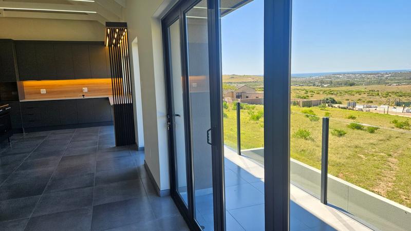 4 Bedroom Property for Sale in Outeniquasbosch Western Cape